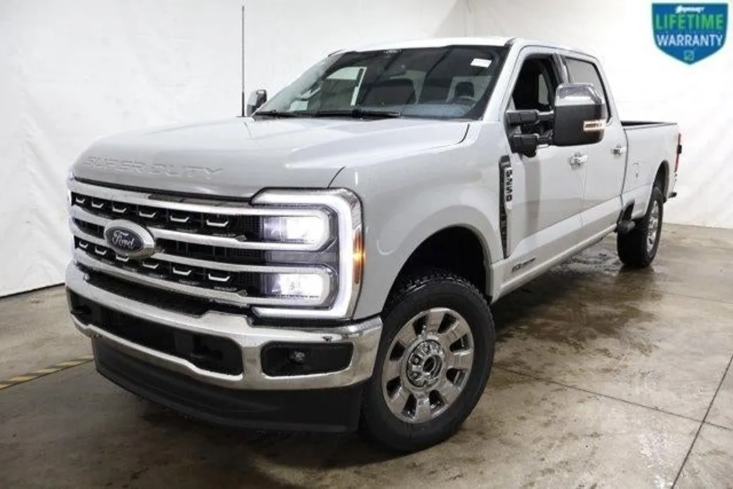 2025 Ford F-250 Lariat photo 1