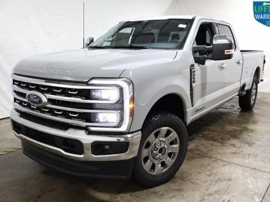 2025 Ford F-250 Lariat photo 1