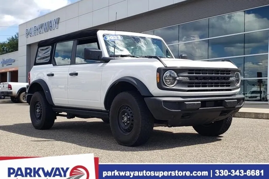 2023 Ford Bronco Base photo 1