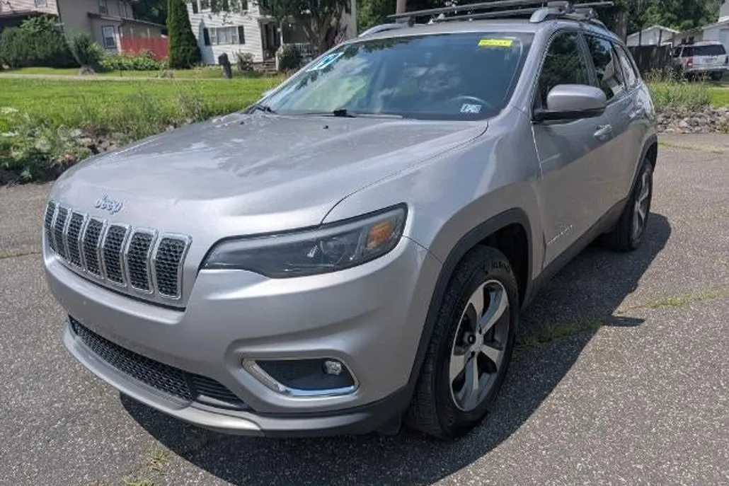 2019 Jeep Cherokee Base photo 1