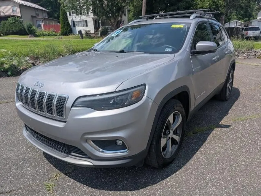2019 Jeep Cherokee Base photo 1