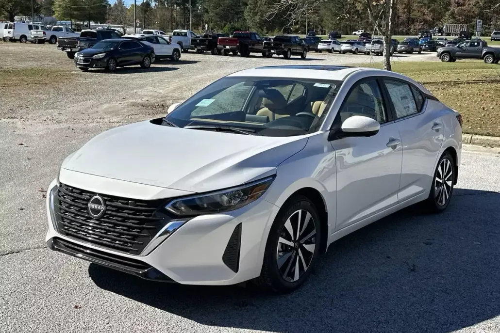 2025 Nissan Sentra SV photo 1