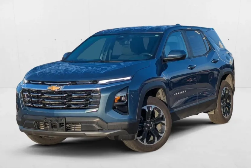 2025 Chevrolet Equinox LT photo 1