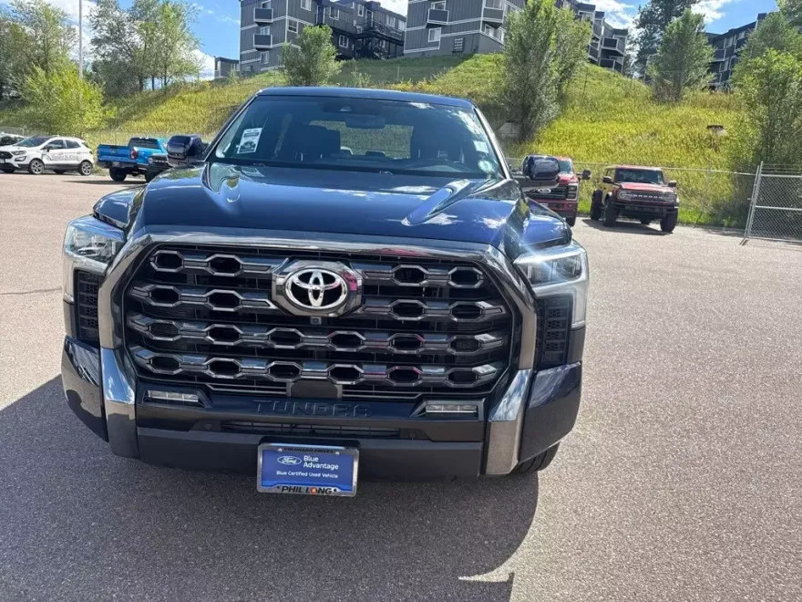 2023 Toyota Tundra Platinum photo 1