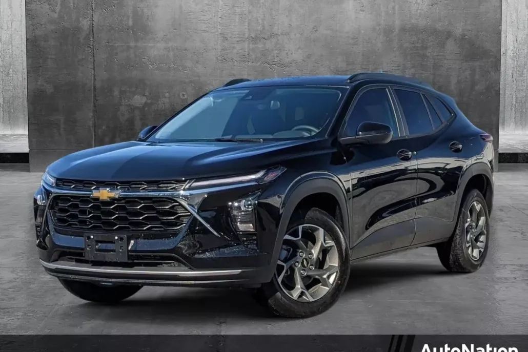 2025 Chevrolet Trax LT photo 1
