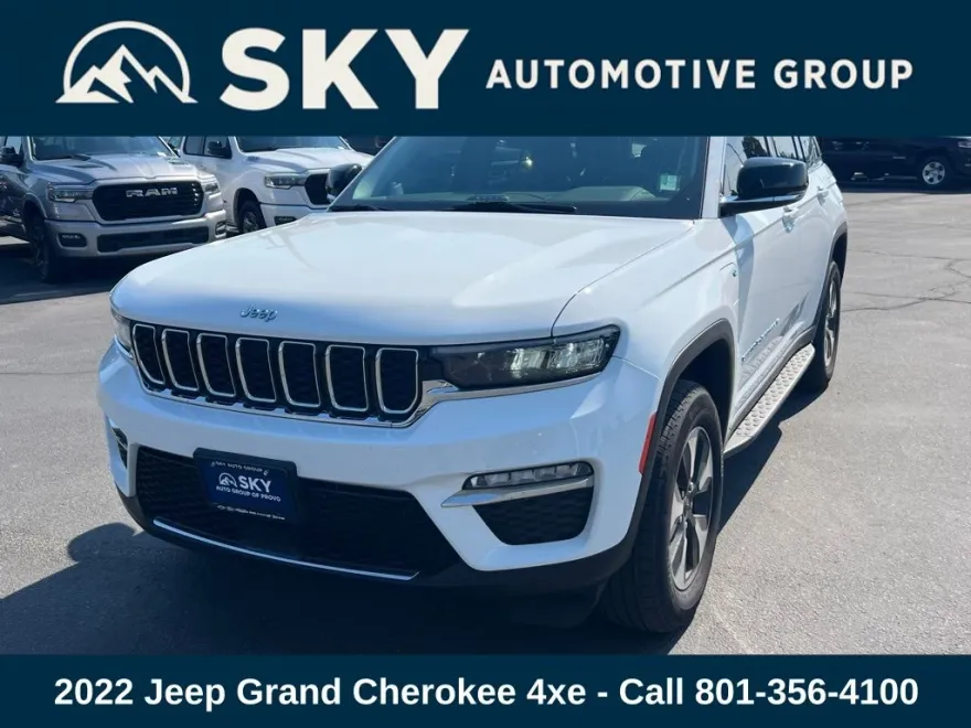 2022 Jeep Cherokee Base photo 1