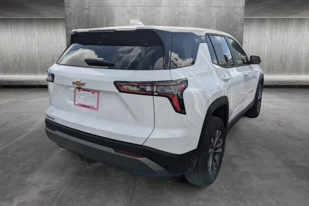 2025 Chevrolet Equinox LT photo 1