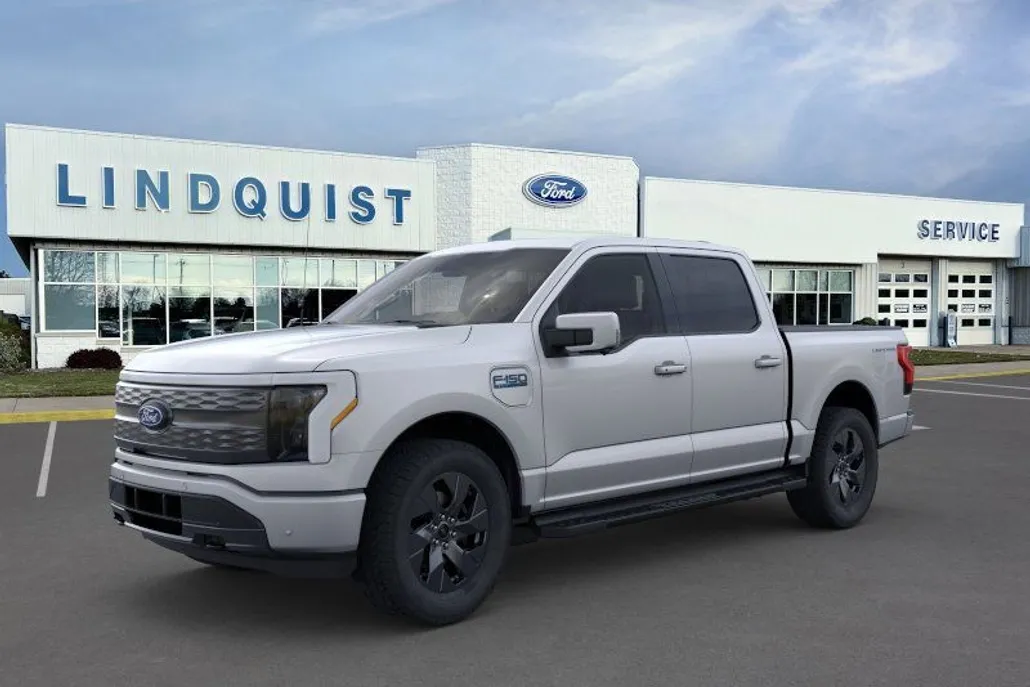 2025 Ford F-150 Lightning Lariat photo 1