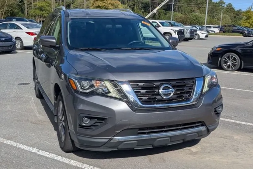 2020 Nissan Pathfinder S photo 1