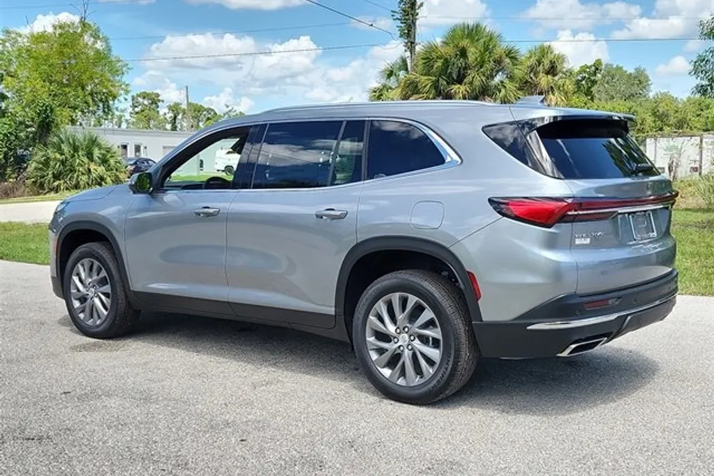 2025 Buick Enclave Preferred photo 1