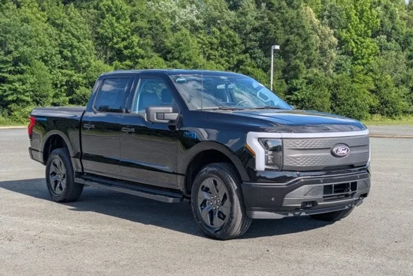2025 Ford F-150 Lightning photo 1