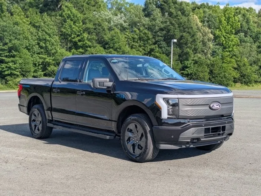 2025 Ford F-150 Lightning photo 1