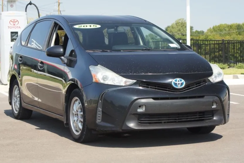 2015 Toyota Prius V Two photo 1