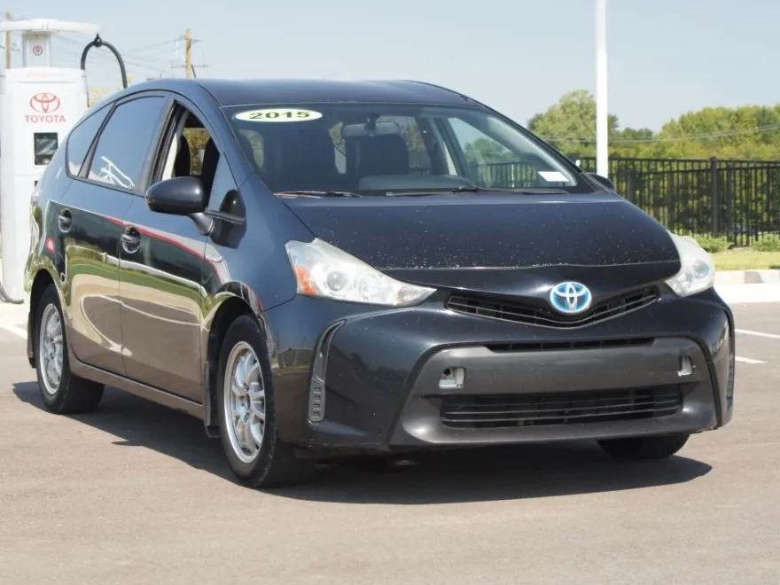 2015 Toyota Prius V Two photo 1