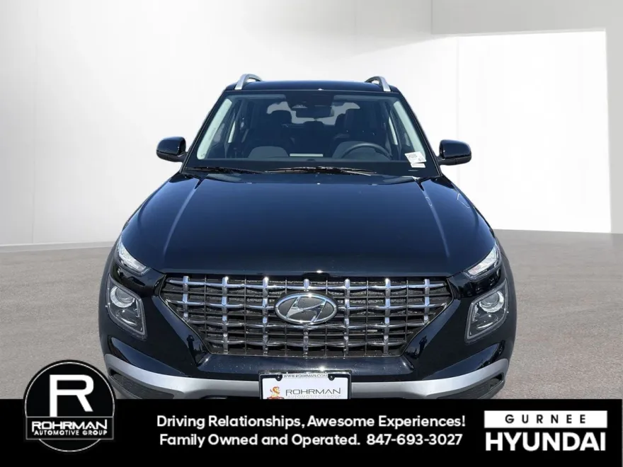 2025 Hyundai Venue SEL photo 1
