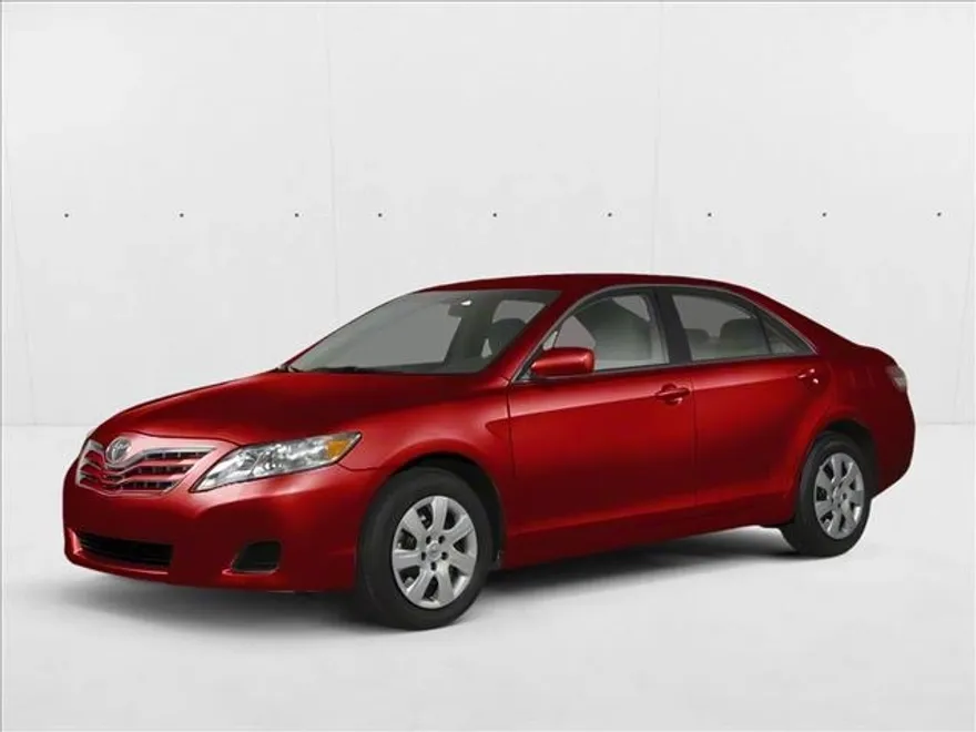 2011 Toyota Camry LE photo 1