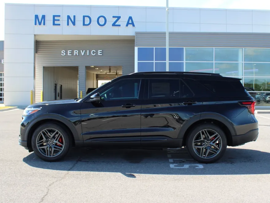 2025 Ford Explorer ST photo 1