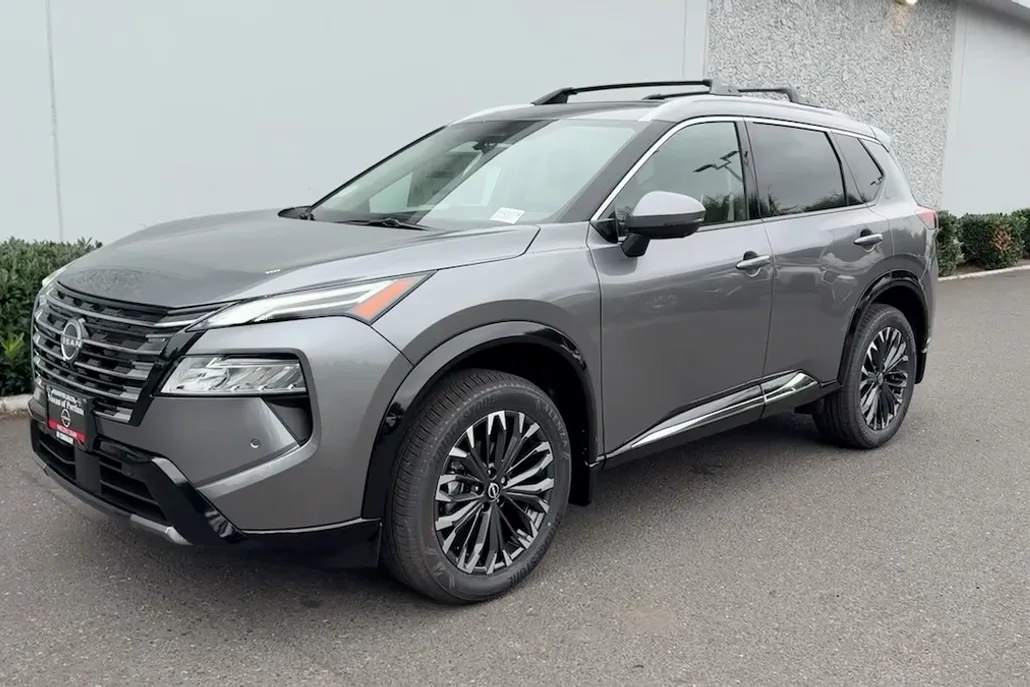 2026 Nissan Rogue Platinum photo 1