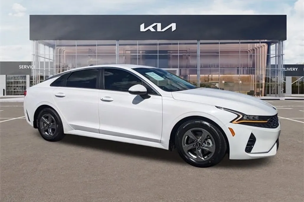 2021 Kia K5 LXS photo 1