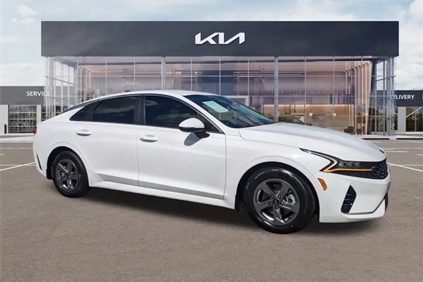 2021 Kia K5 LXS photo 1