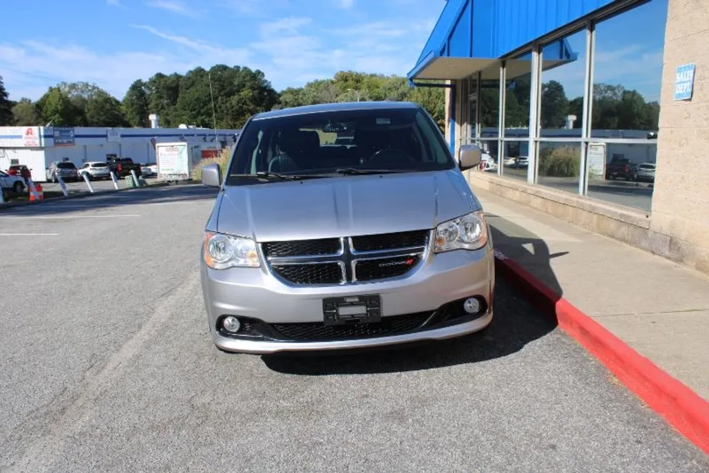 2018 Dodge Grand Caravan SXT photo 1