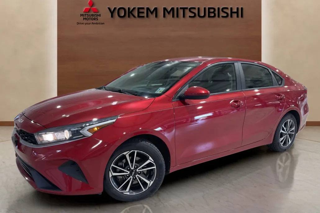 2023 Kia Forte LXS photo 1