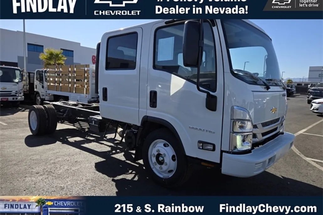 2025 Chevrolet Silverado photo 1
