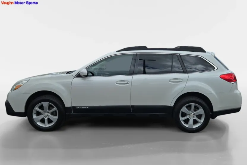 2014 Subaru Outback Premium photo 1