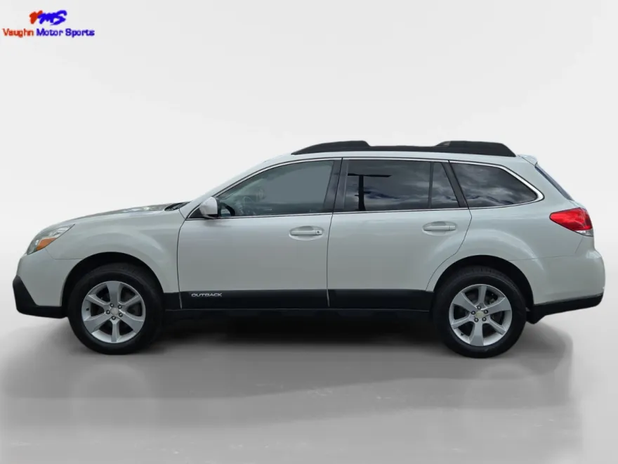 2014 Subaru Outback Premium photo 1