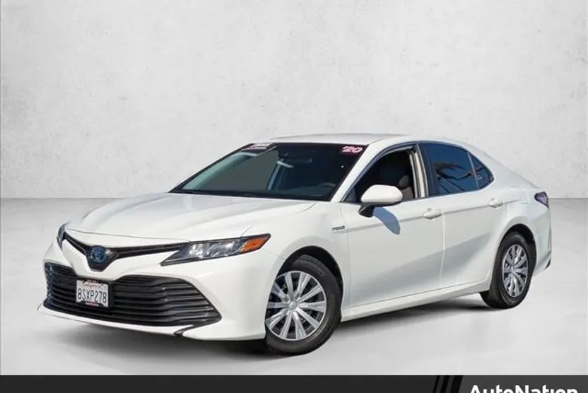 2020 Toyota Camry Hybrid LE photo 1