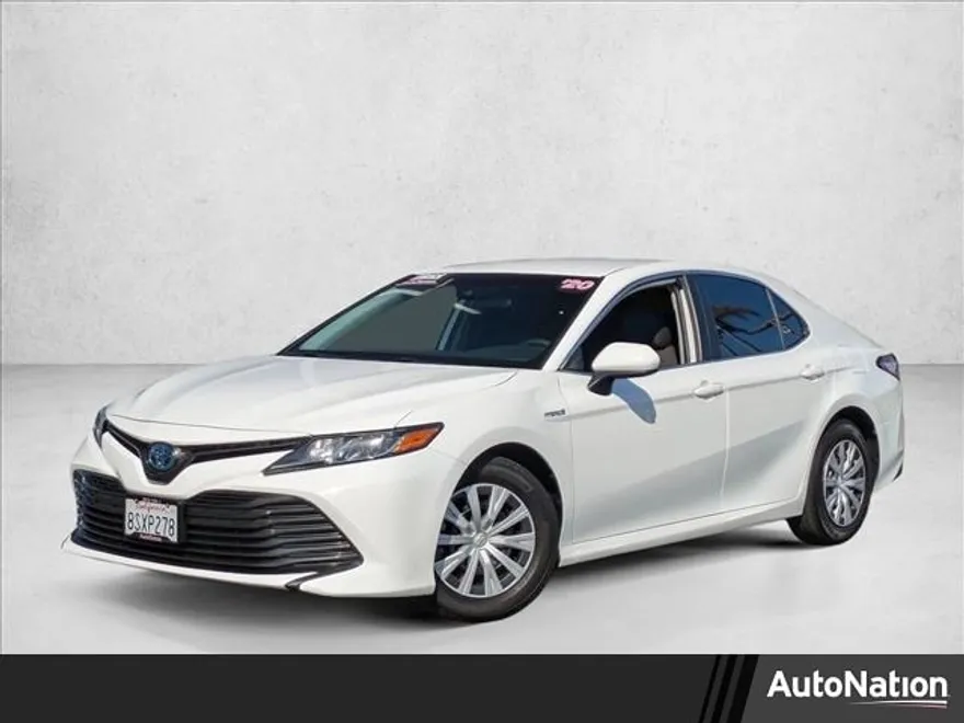 2020 Toyota Camry Hybrid LE photo 1