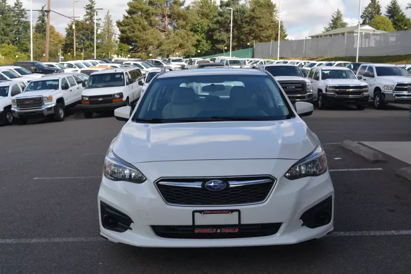 2019 Subaru Impreza 2.0i Premium photo 1