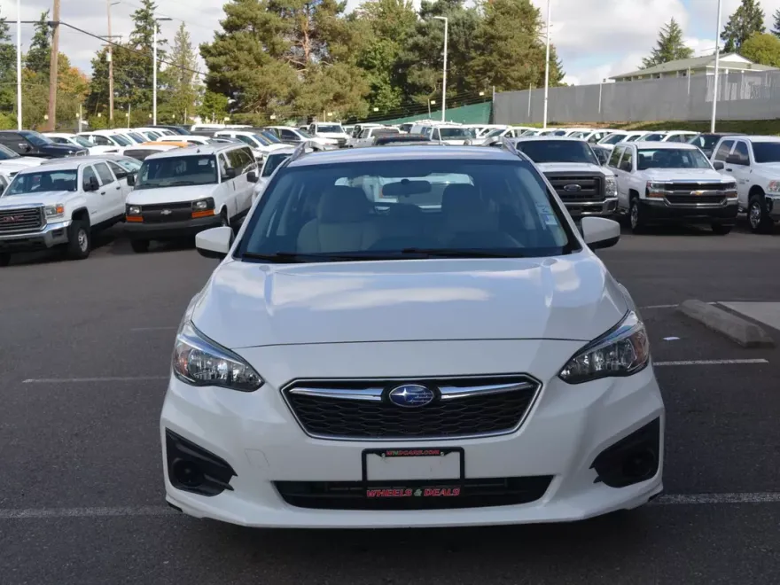 2019 Subaru Impreza 2.0i Premium photo 1