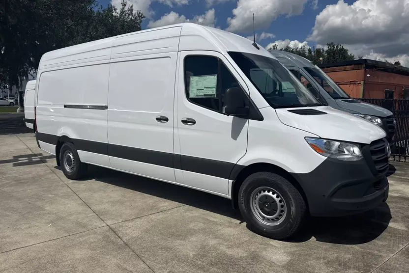 2025 Mercedes Benz Sprinter 2500 photo 1