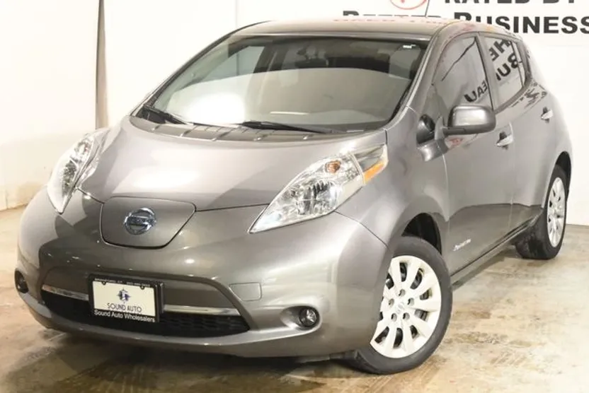 2017 Nissan Leaf S photo 1