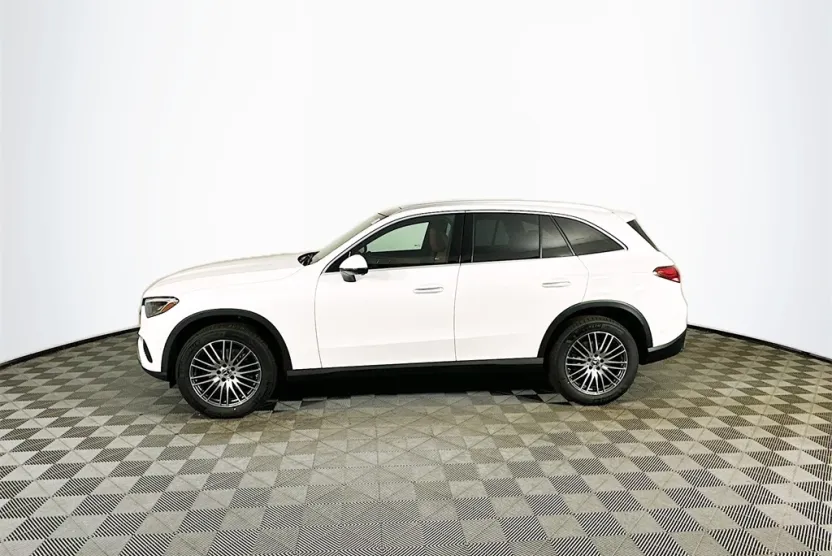 2026 Mercedes Benz GLC 300 4MATIC photo 1