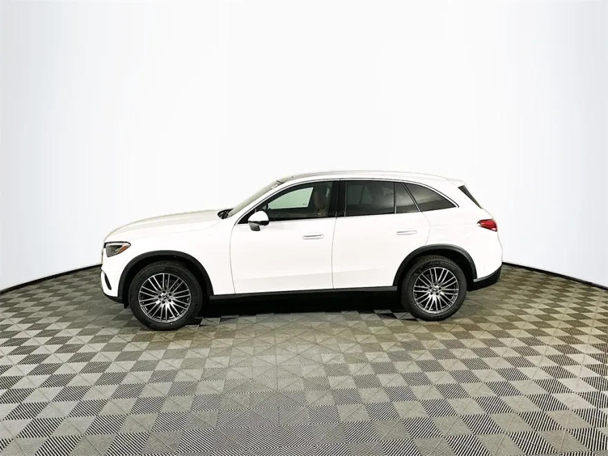 2026 Mercedes Benz GLC 300 4MATIC photo 1