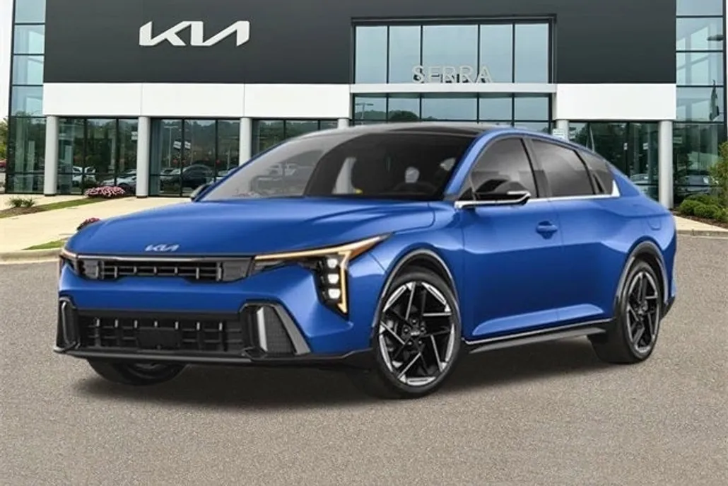 2025 Kia K4 GT-Line Turbo photo 1