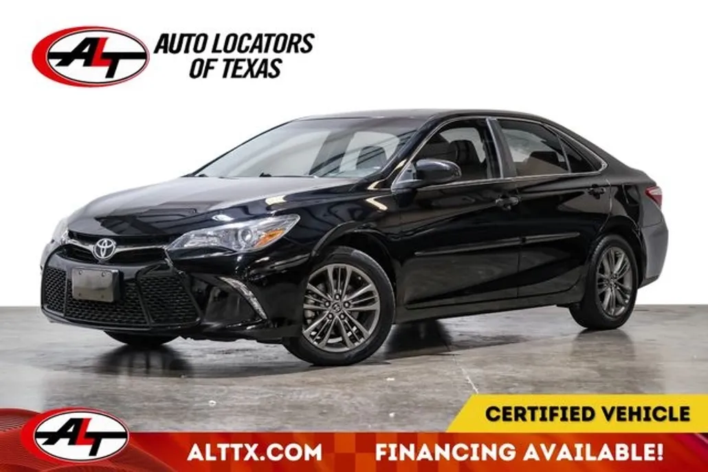 2017 Toyota Camry SE photo 1
