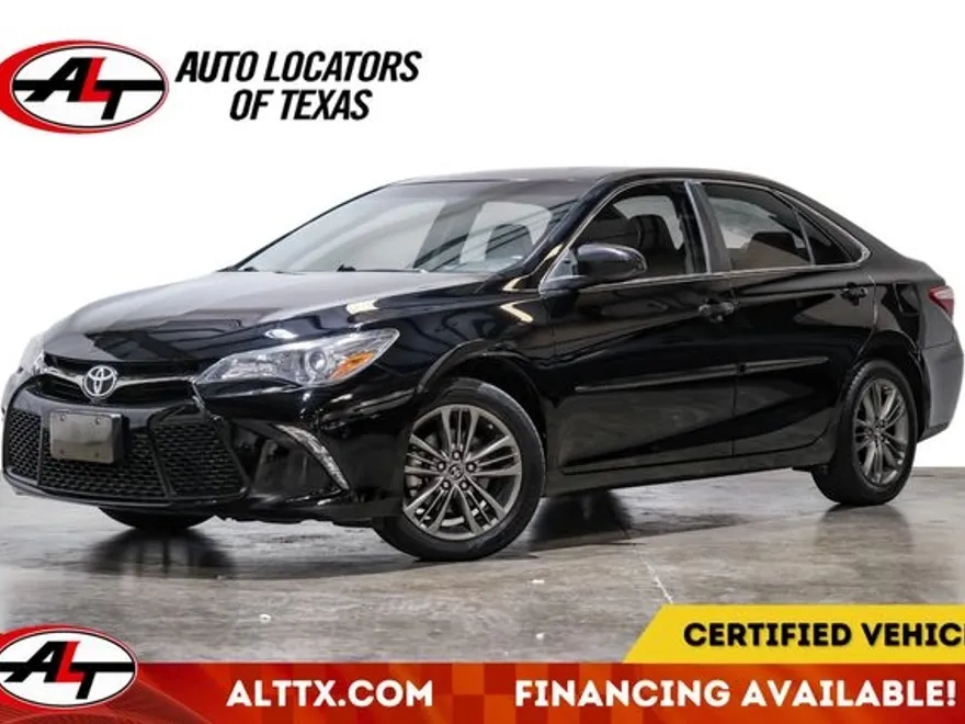 2017 Toyota Camry SE photo 1