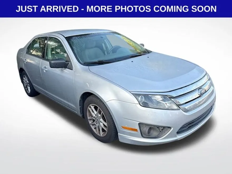 2012 Ford Fusion S photo 1