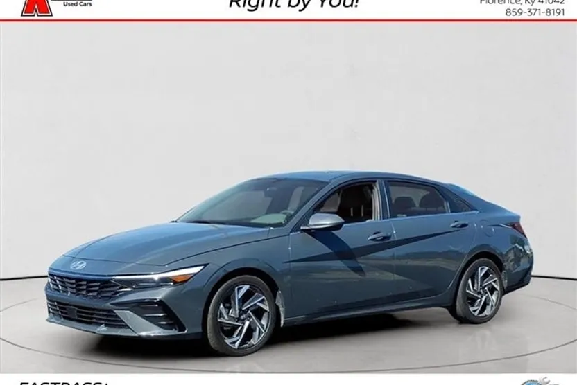 2024 Hyundai Elantra SEL Convenience photo 1