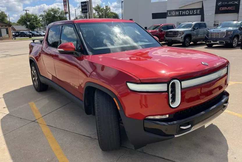 2022 Rivian R1T Adventure photo 1