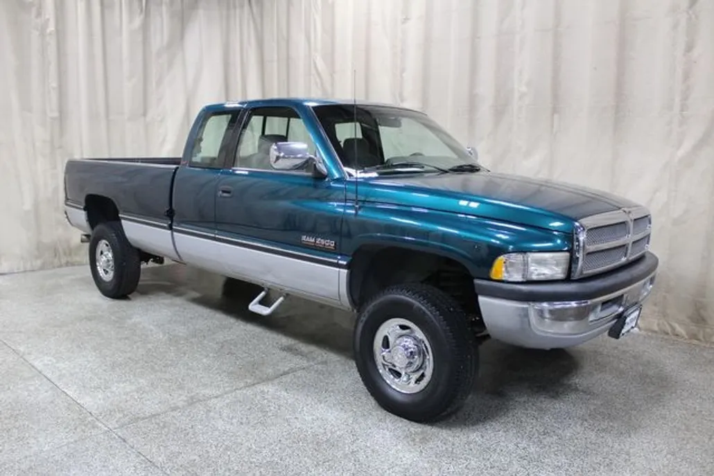 1996 Dodge Ram Laramie SLT photo 1