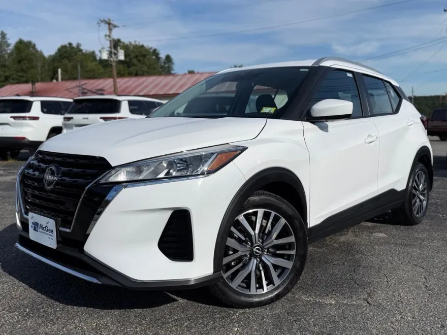 2024 Nissan Kicks SV photo 1