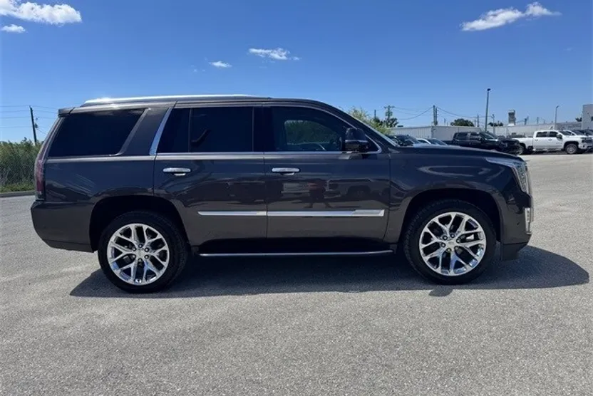 2018 Cadillac Escalade Premium Luxury photo 1
