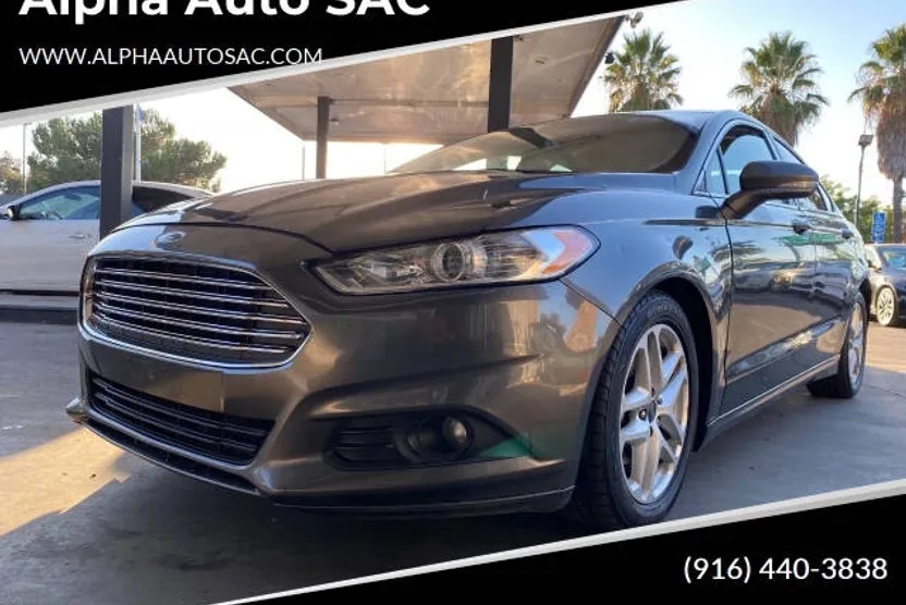 2016 Ford Fusion SE photo 1