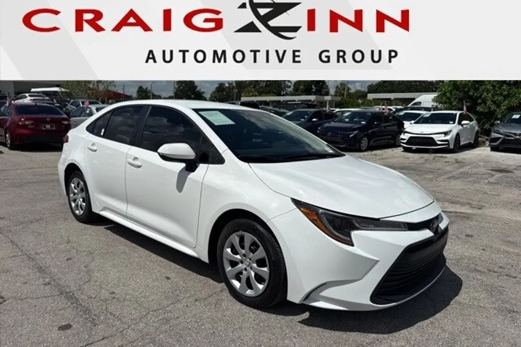 2024 Toyota Corolla LE photo 1