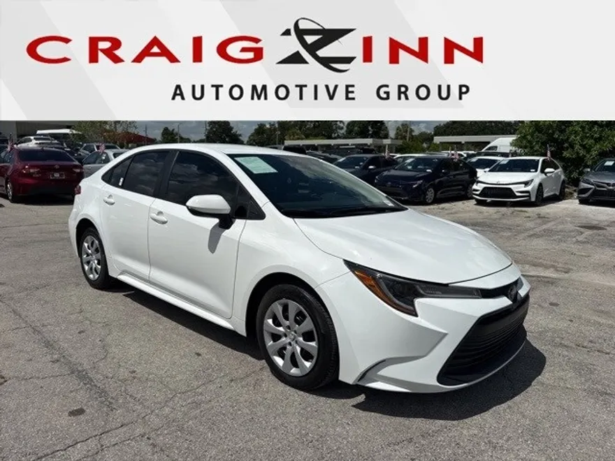 2024 Toyota Corolla LE photo 1