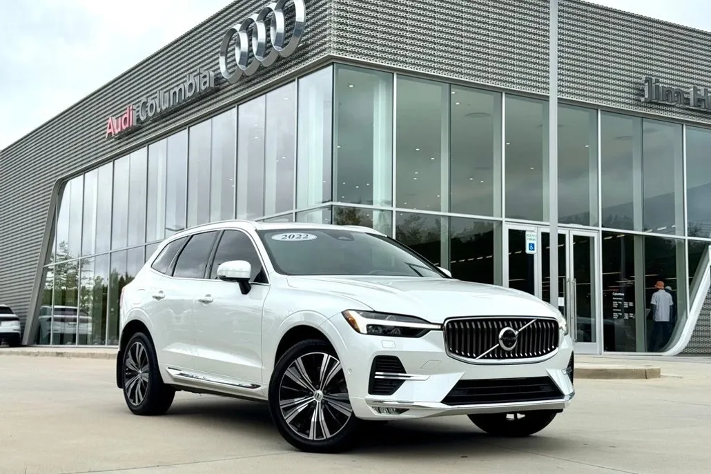 2022 Volvo XC60 Inscription photo 1